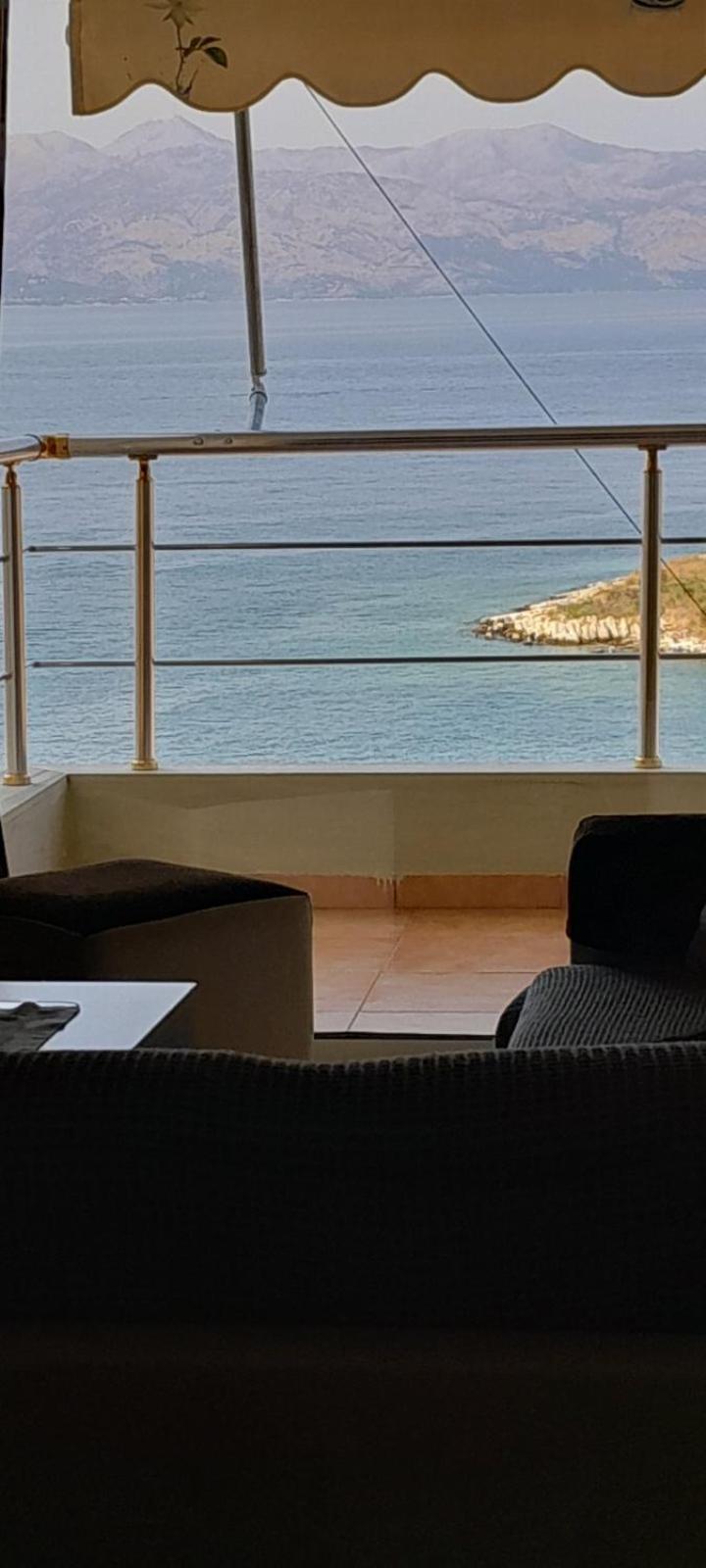 Cozy Sea Apartment Sarandë Esterno foto
